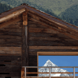 Rogneux_Vue Montagne dans fenêtre